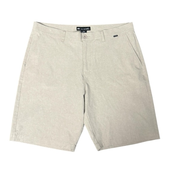 Men's Travis Mathew Beige Chino Golf Shorts Size 38 - Picture 1 of 3